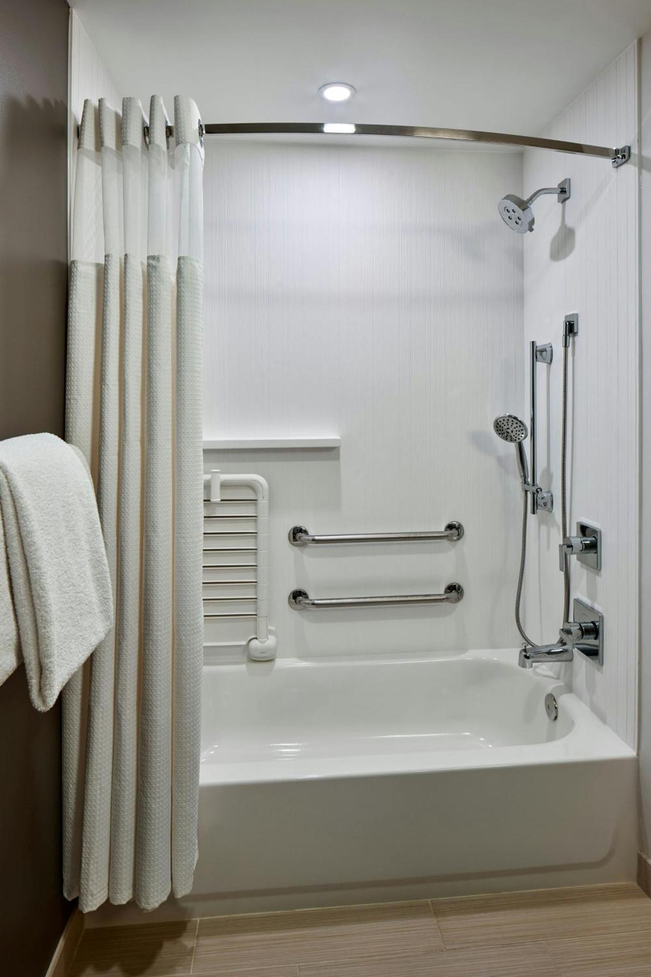คอร์ตยาร์ด ฟิลาเดลเฟีย แลงฮอร์น Hotel ภายนอก รูปภาพ