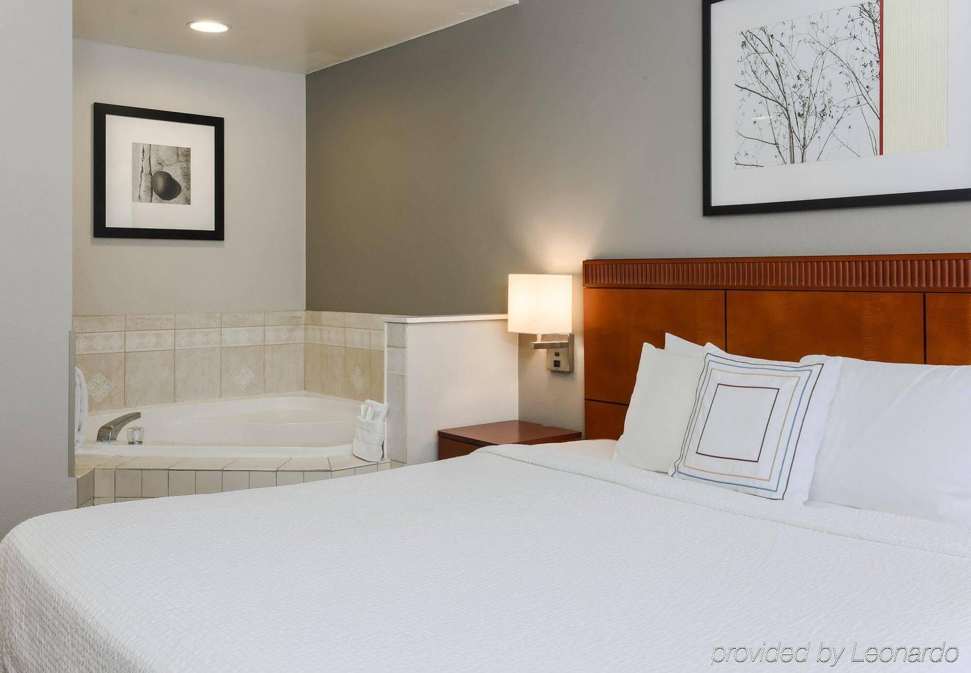 คอร์ตยาร์ด ฟิลาเดลเฟีย แลงฮอร์น Hotel ภายนอก รูปภาพ