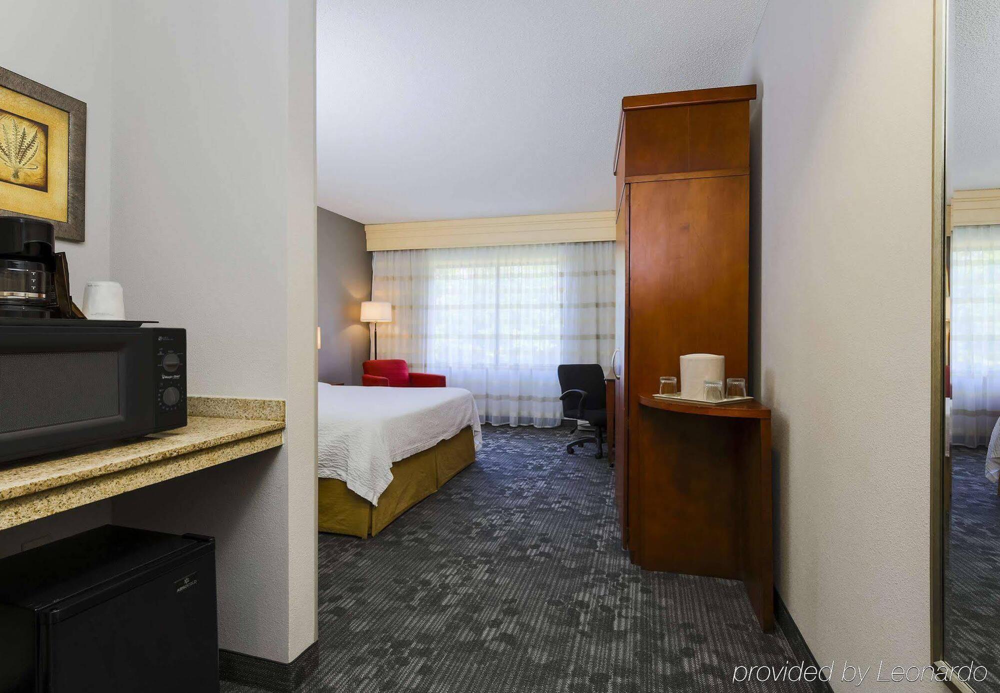 คอร์ตยาร์ด ฟิลาเดลเฟีย แลงฮอร์น Hotel ภายนอก รูปภาพ