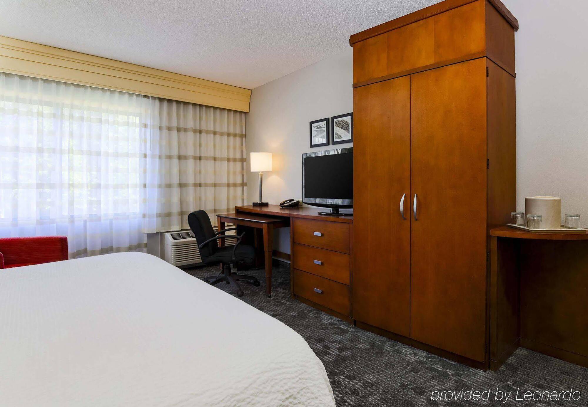 คอร์ตยาร์ด ฟิลาเดลเฟีย แลงฮอร์น Hotel ภายนอก รูปภาพ